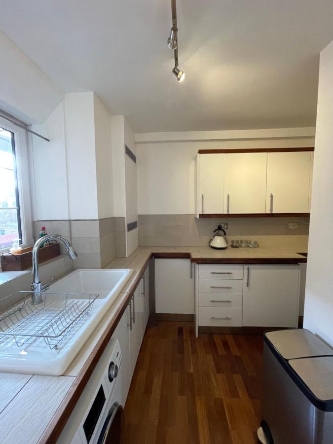 Spacious Flat Opposite The Oval Apartment Лондон Екстериор снимка