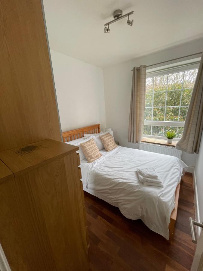Spacious Flat Opposite The Oval Apartment Лондон Екстериор снимка